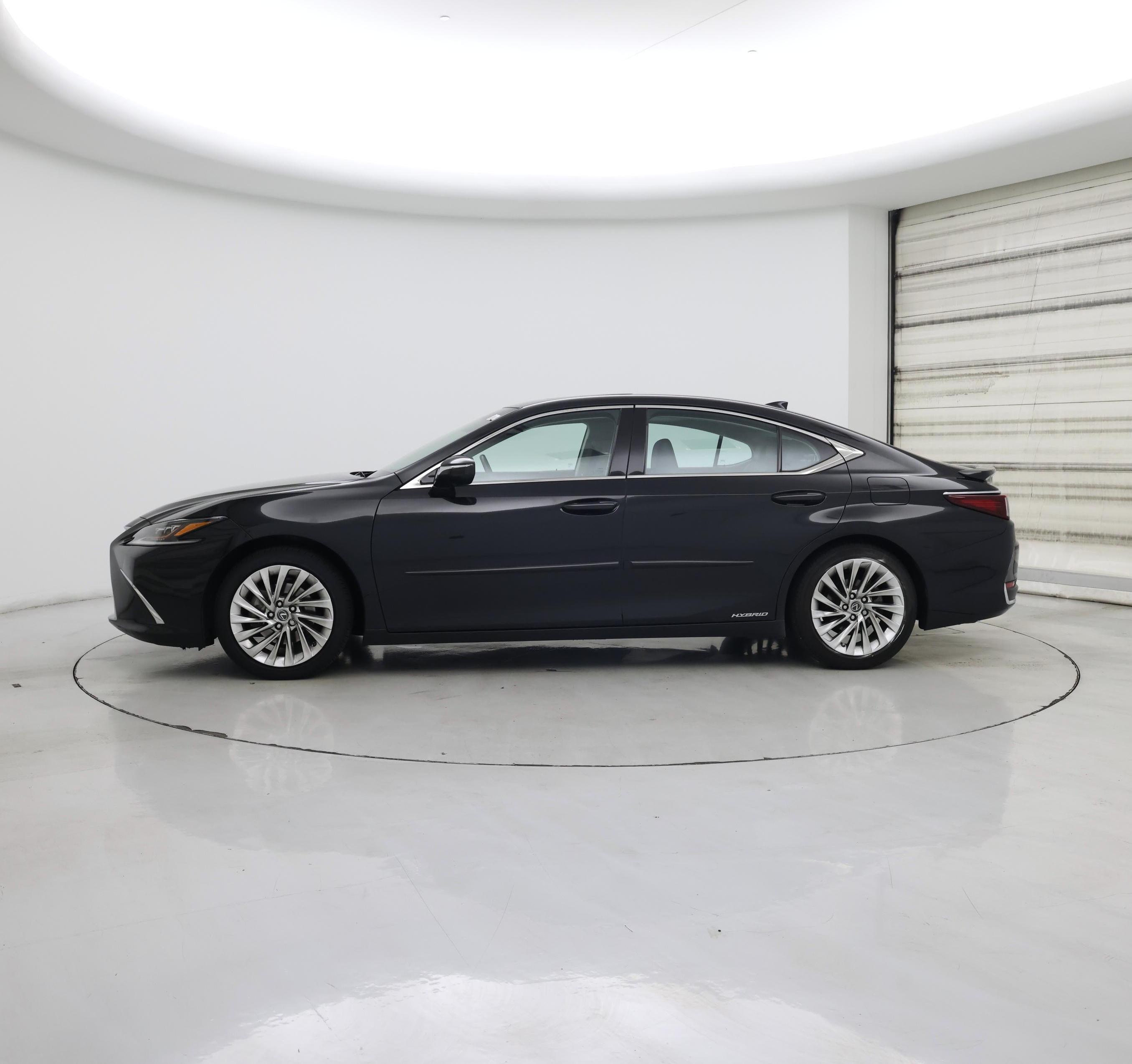 Thumbnail: 2020 Lexus ES - 3