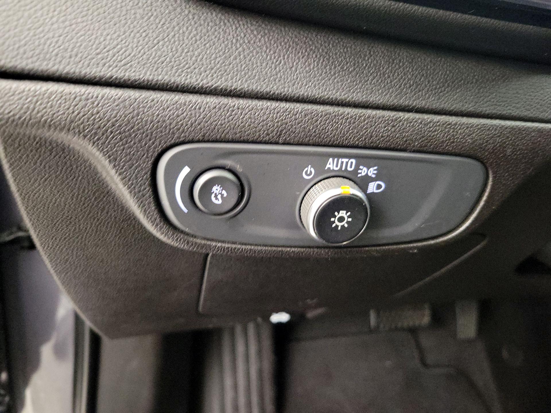 Thumbnail: 2022 Chevrolet Bolt EUV - 13
