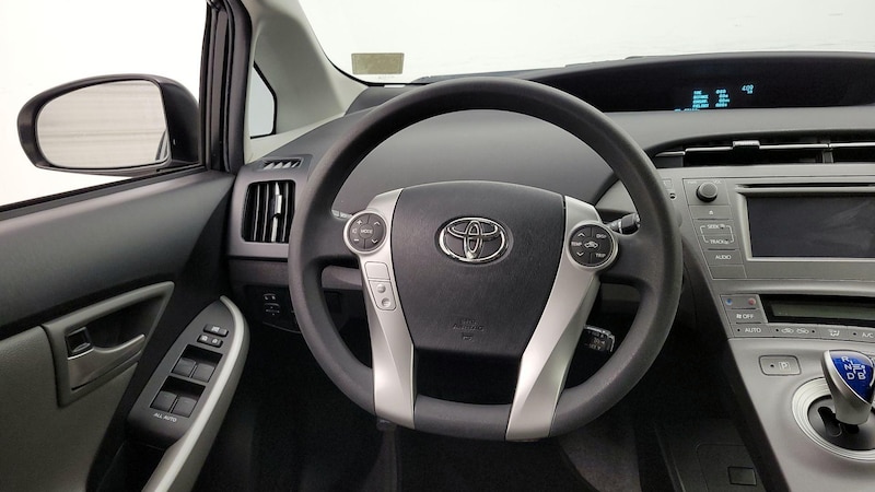 2013 Toyota Prius Two 10