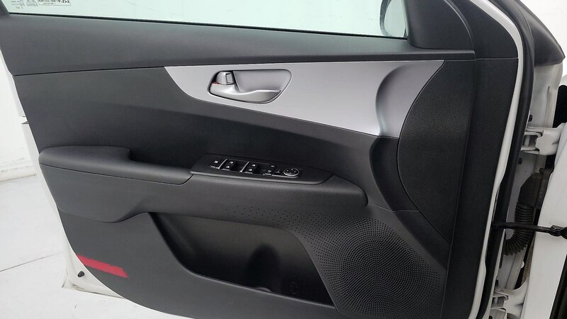 2022 Kia Forte LXS 12