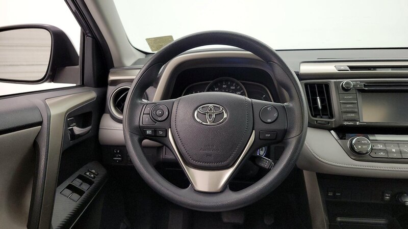 2015 Toyota RAV4 XLE 10