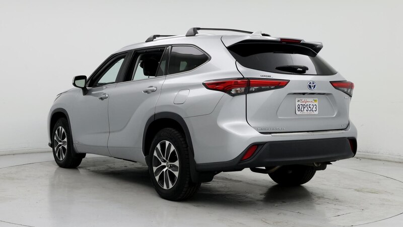 2022 Toyota Highlander XLE 2