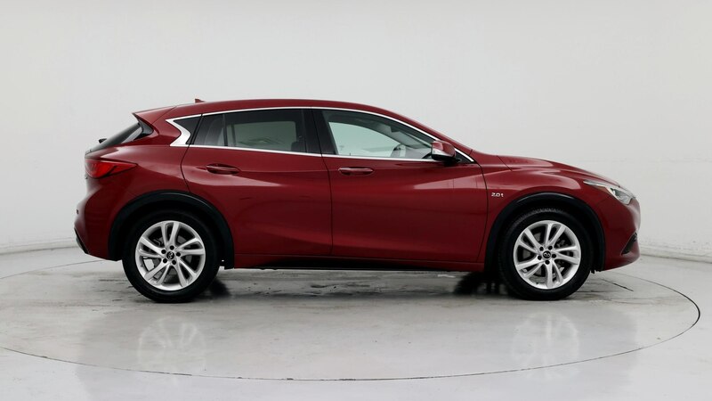 2017 INFINITI QX30  7