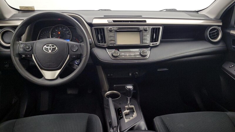 2015 Toyota RAV4 XLE 9