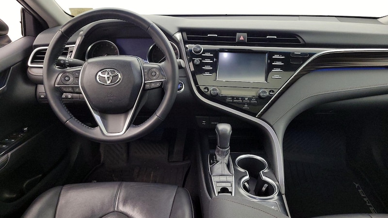 2018 Toyota Camry XLE 9