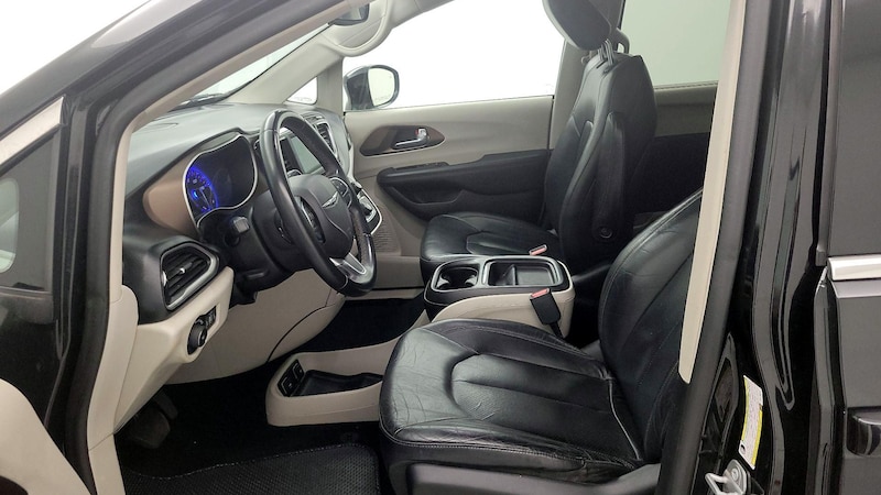 2018 Chrysler Pacifica Touring L 11