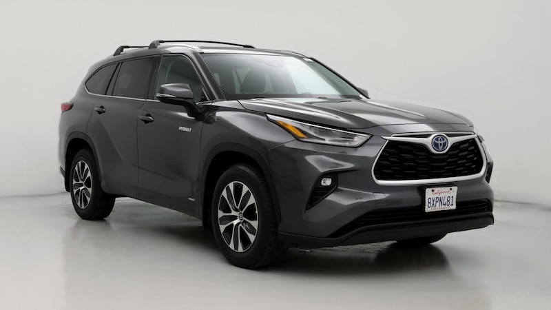 2021 Toyota Highlander XLE Hero Image