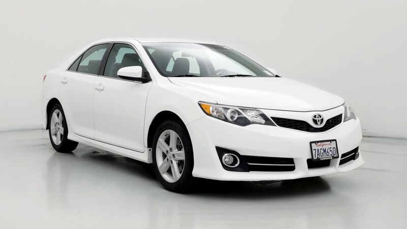 2014 Toyota Camry SE Hero Image