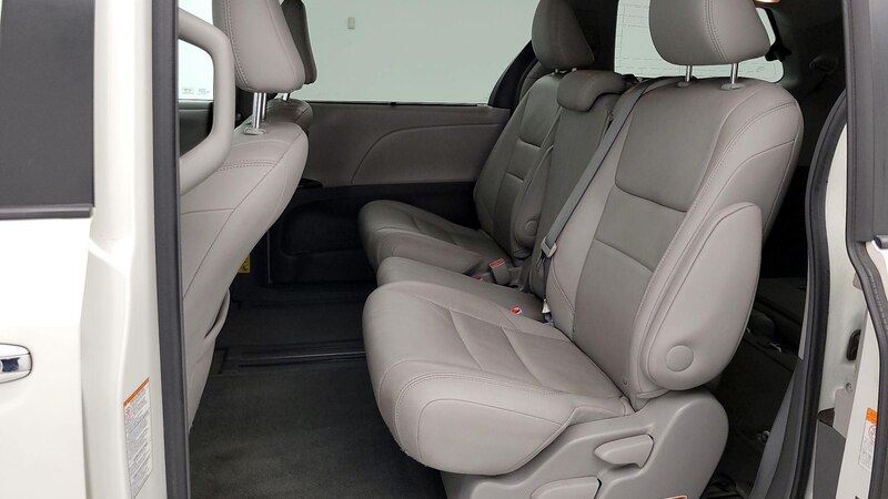 2015 Toyota Sienna XLE 20