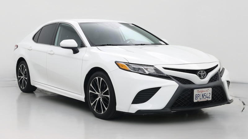 2020 Toyota Camry SE Hero Image