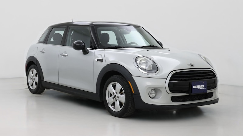 2016 MINI Cooper Hardtop  Hero Image