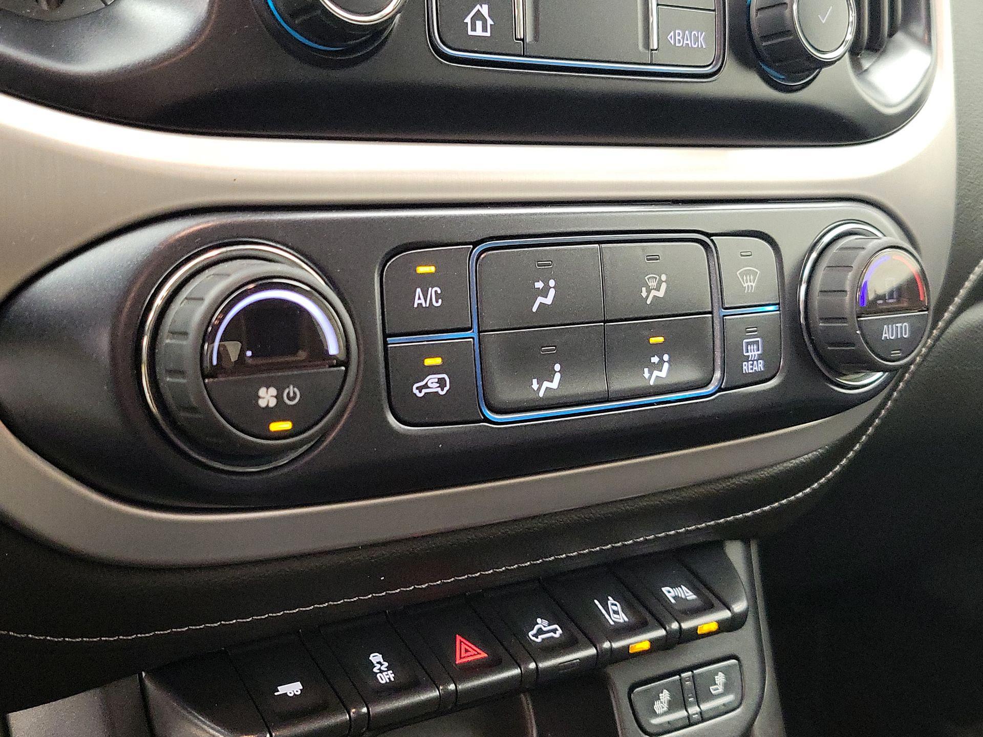 Thumbnail: 2019 GMC Canyon - 16