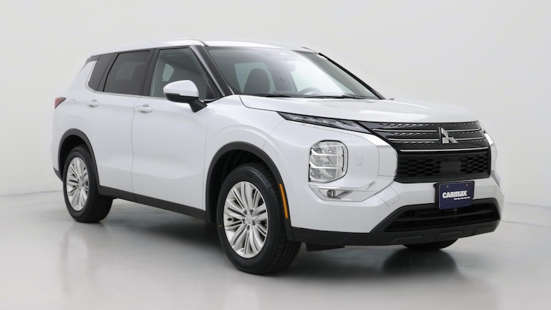 2023 Mitsubishi Outlander ES Hero Image