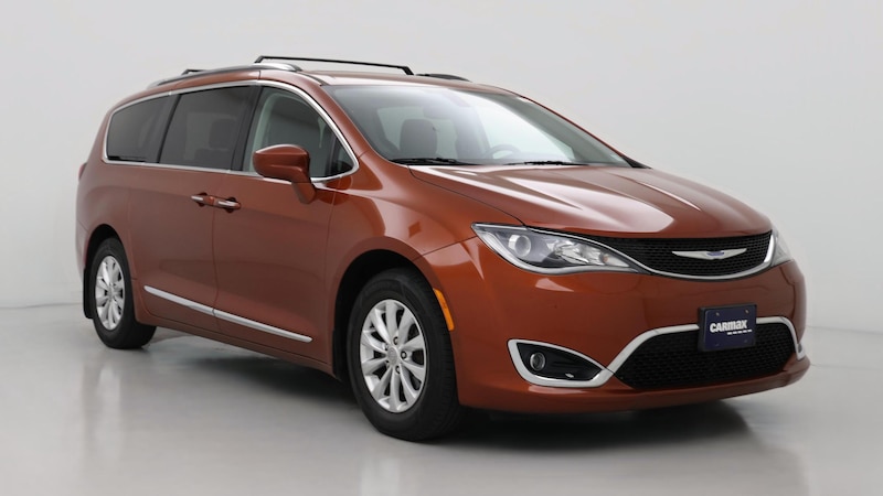 2018 Chrysler Pacifica Touring L Hero Image