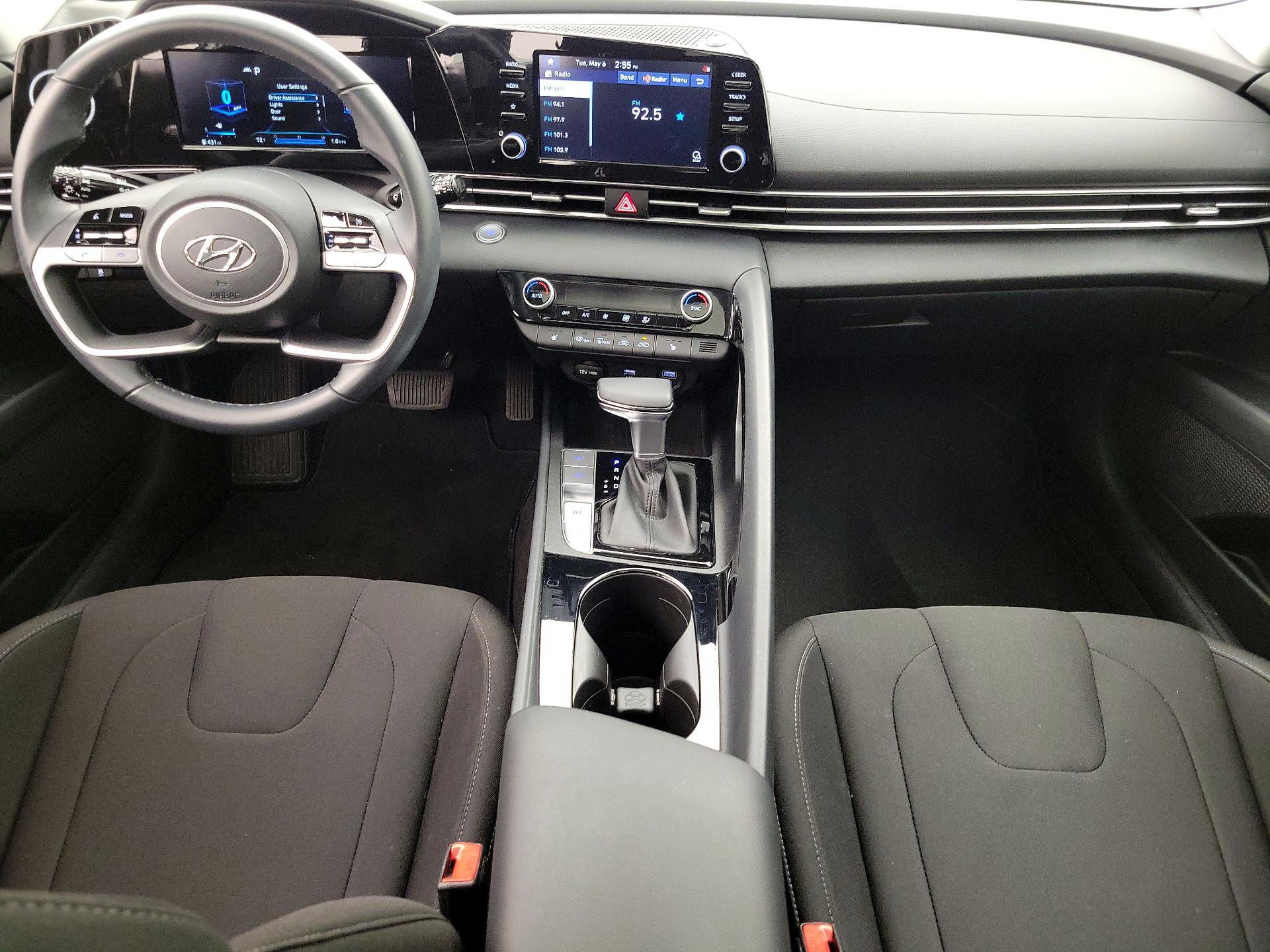 Thumbnail: 2022 Hyundai Elantra - 9