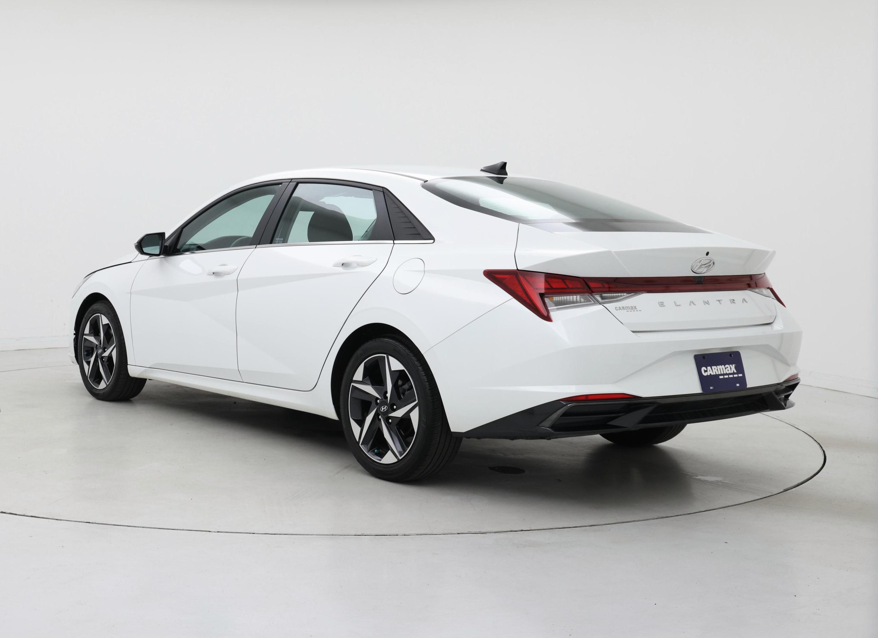Thumbnail: 2022 Hyundai Elantra - 2