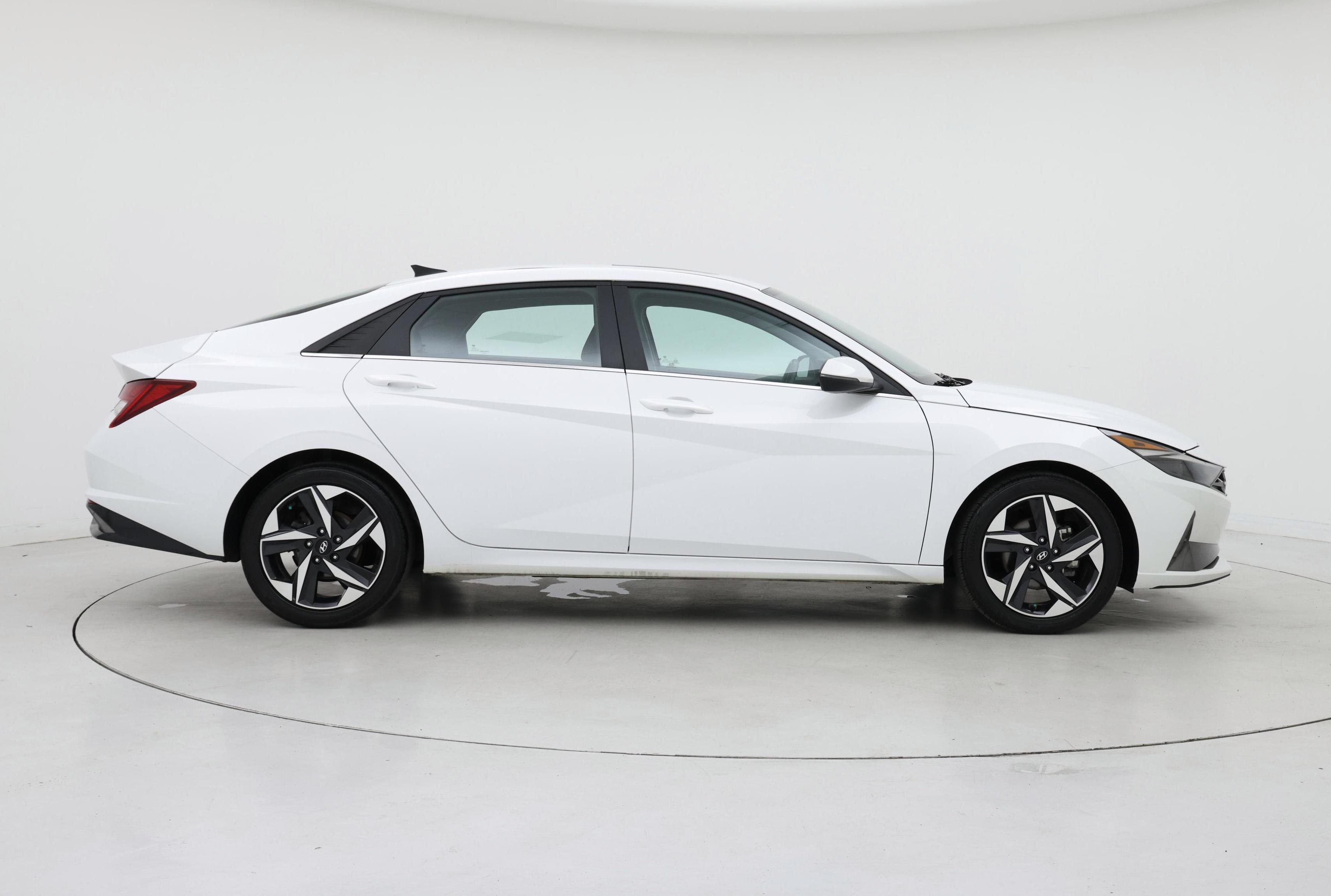 Thumbnail: 2022 Hyundai Elantra - 7