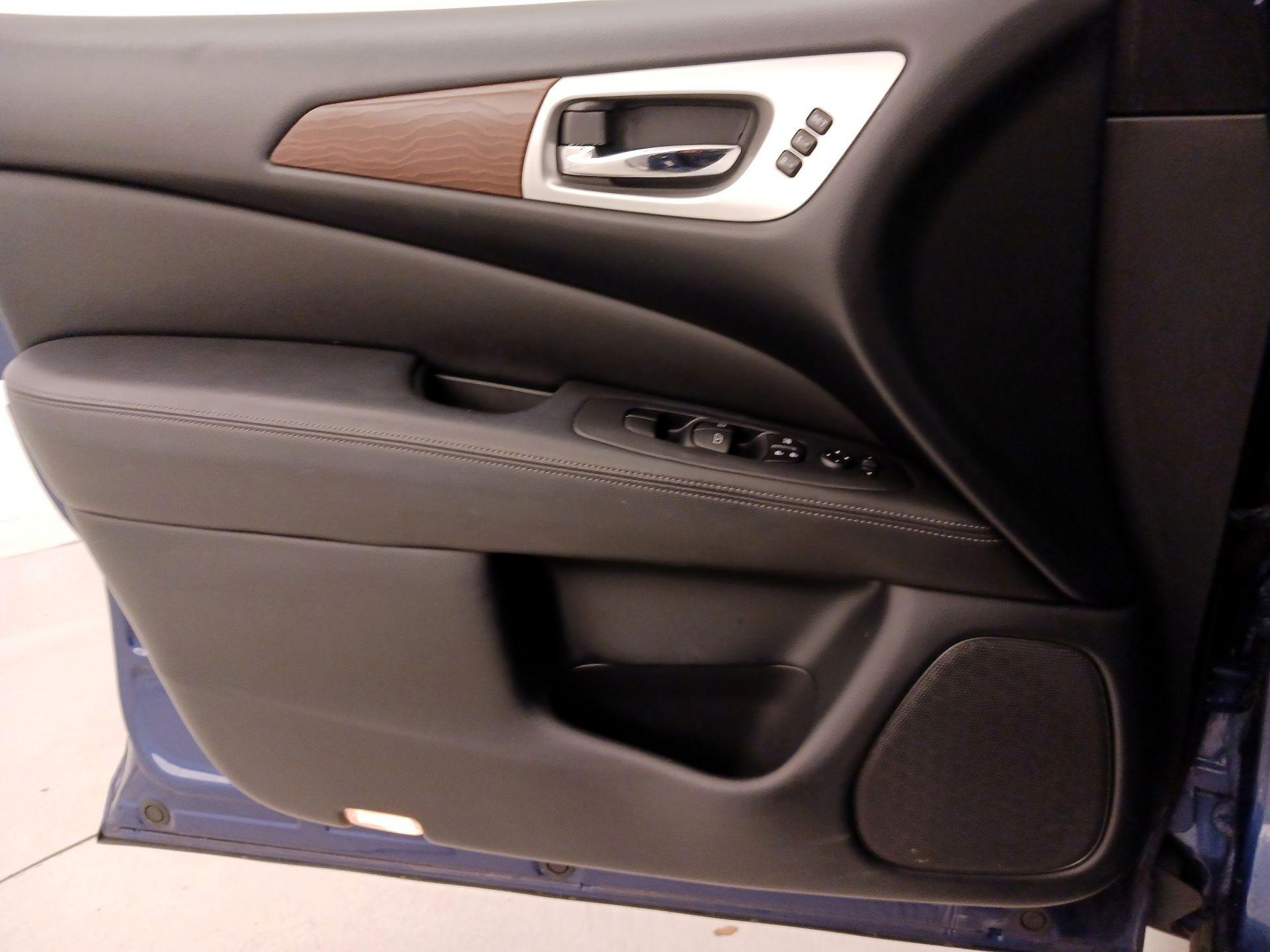 Thumbnail: 2018 Nissan Pathfinder - 12