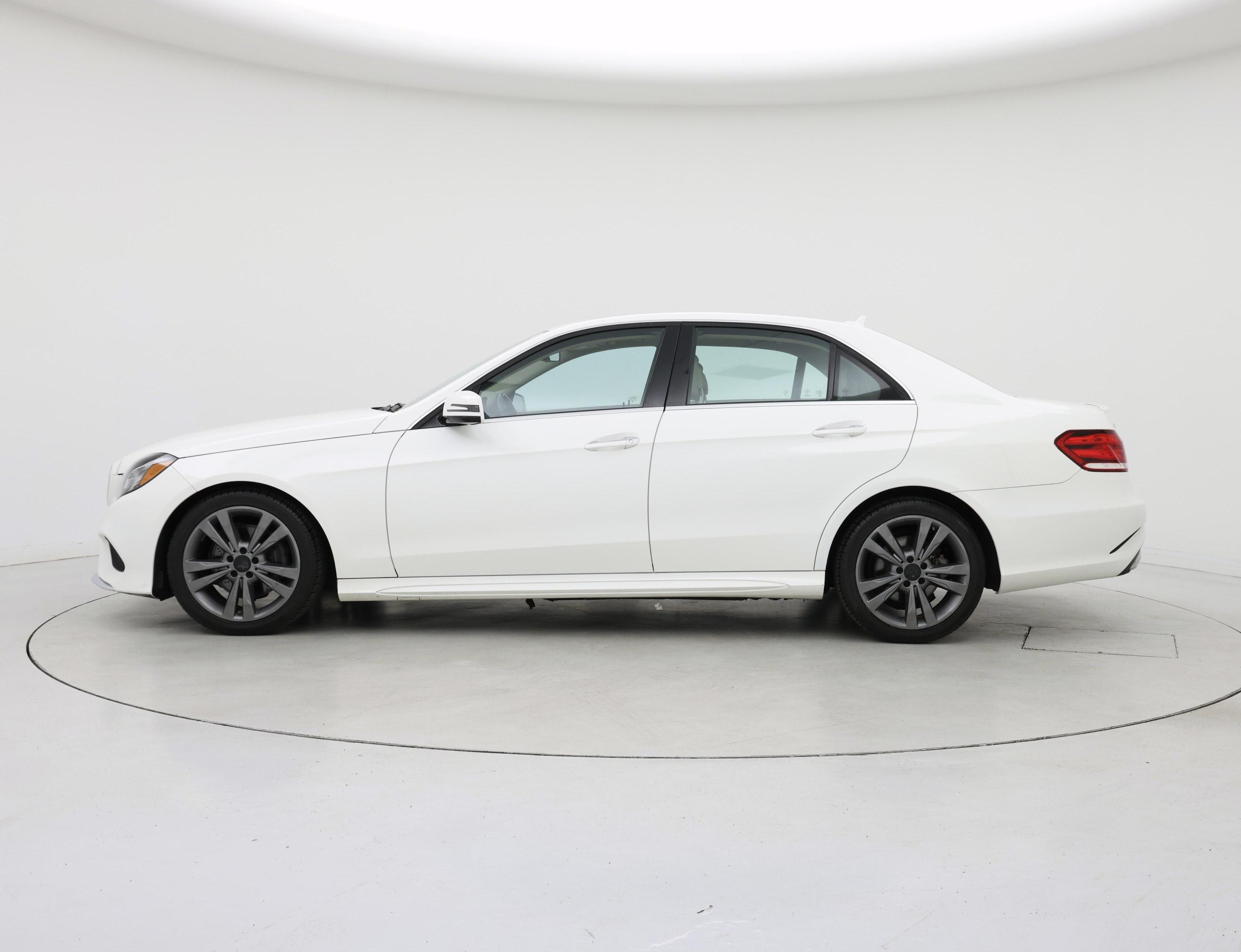 Thumbnail: 2014 Mercedes-Benz E-Class - 3