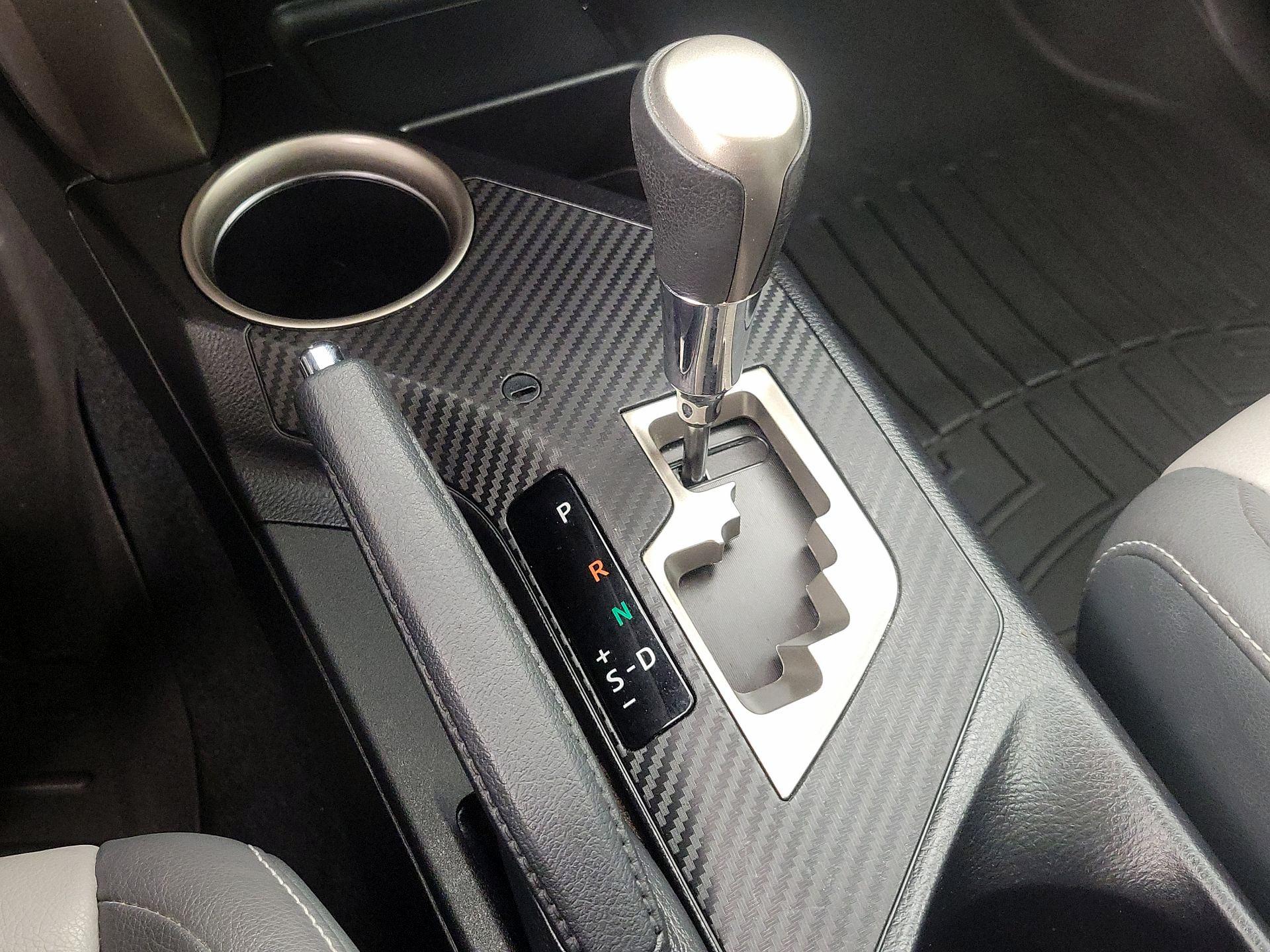 Thumbnail: 2013 Toyota RAV4 - 18