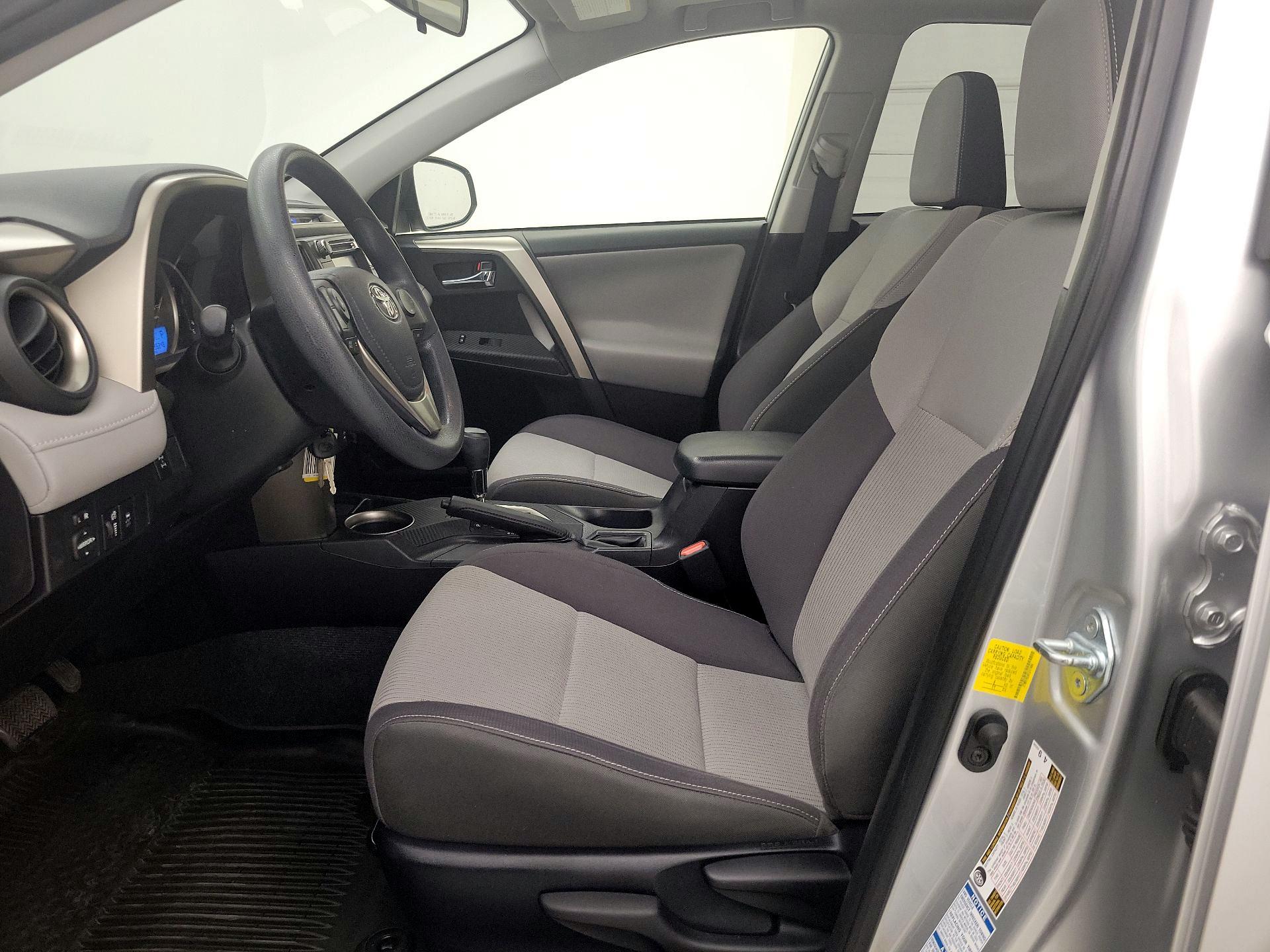 Thumbnail: 2015 Toyota RAV4 - 11