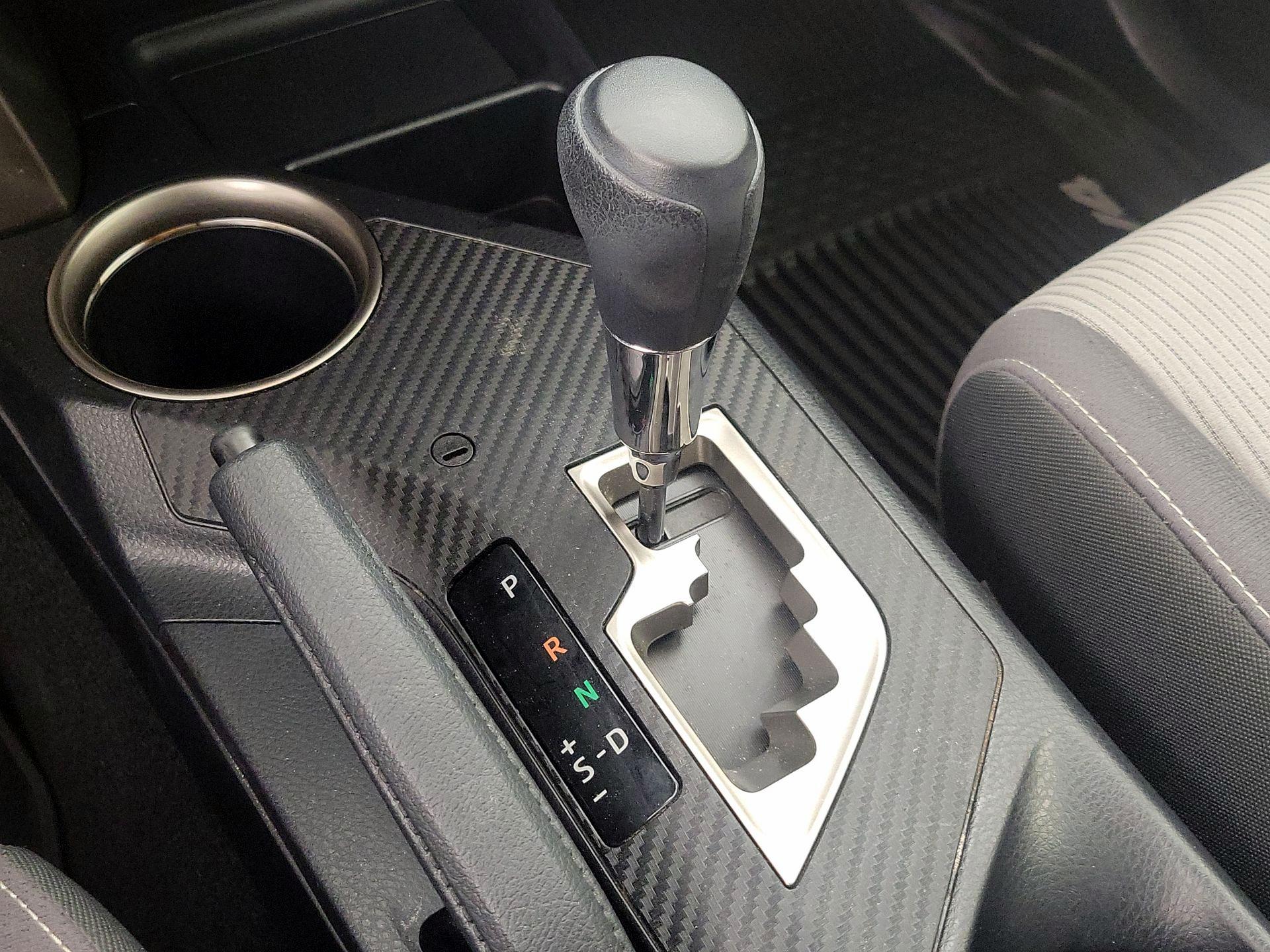 Thumbnail: 2015 Toyota RAV4 - 17