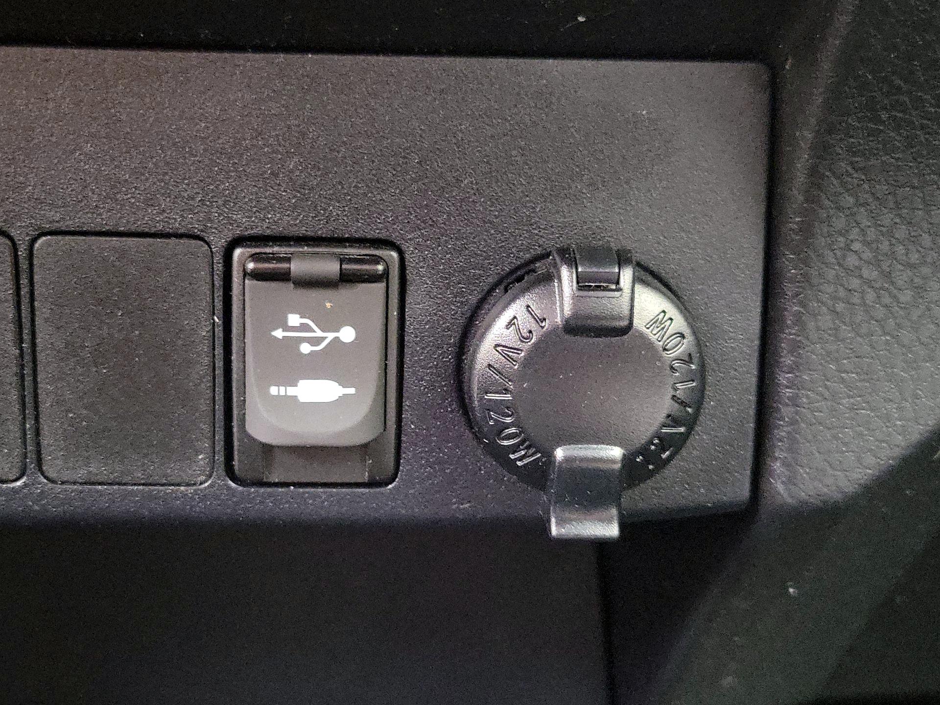 Thumbnail: 2015 Toyota RAV4 - 18