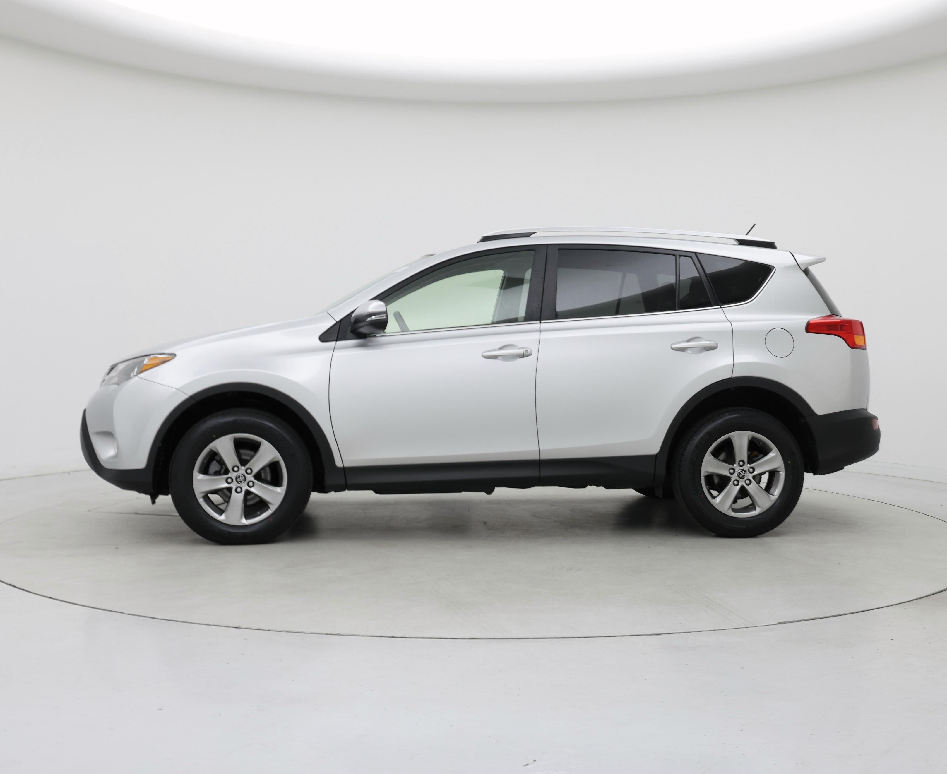 Thumbnail: 2015 Toyota RAV4 - 3