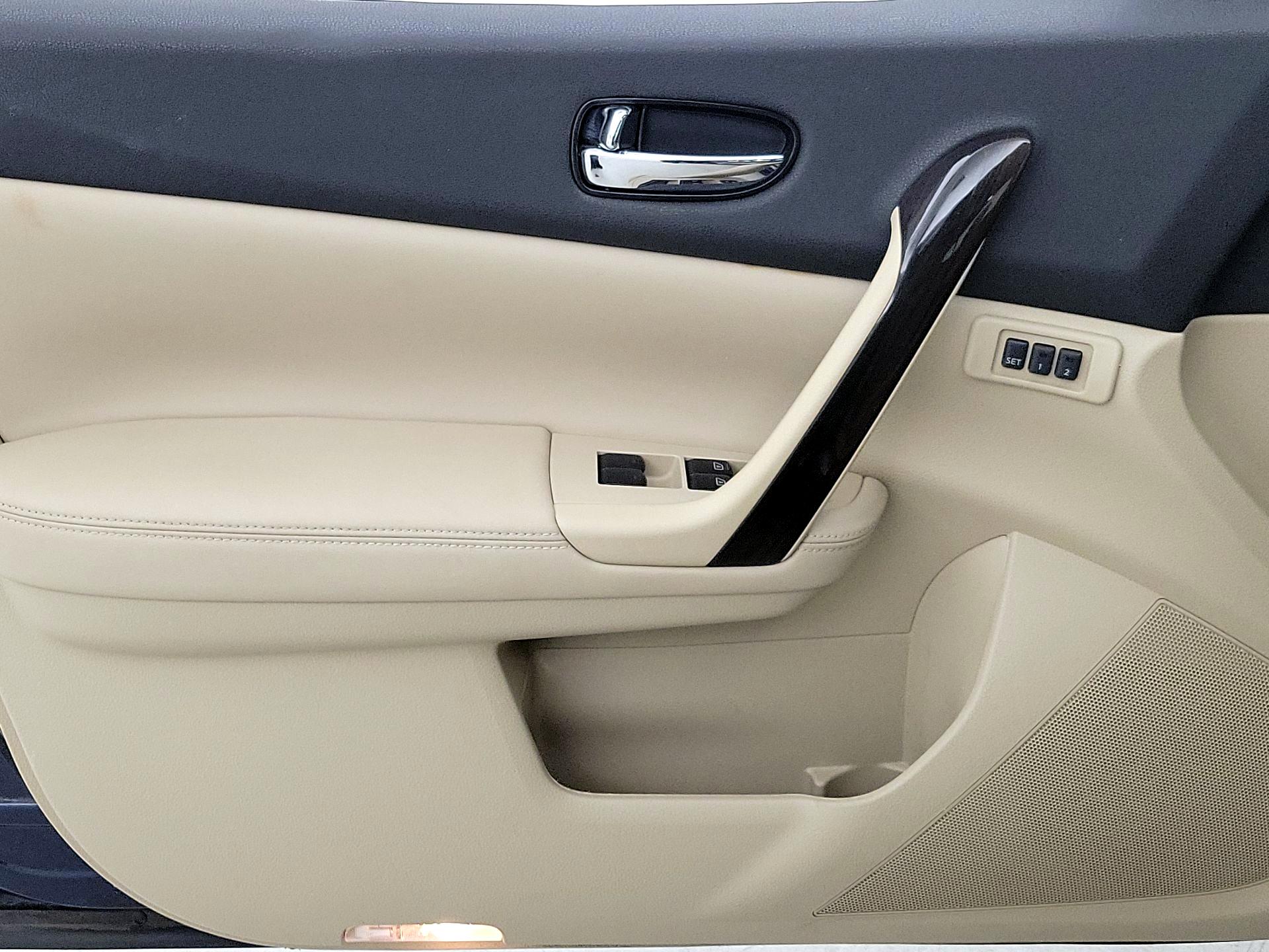 Thumbnail: 2014 Nissan Maxima - 12