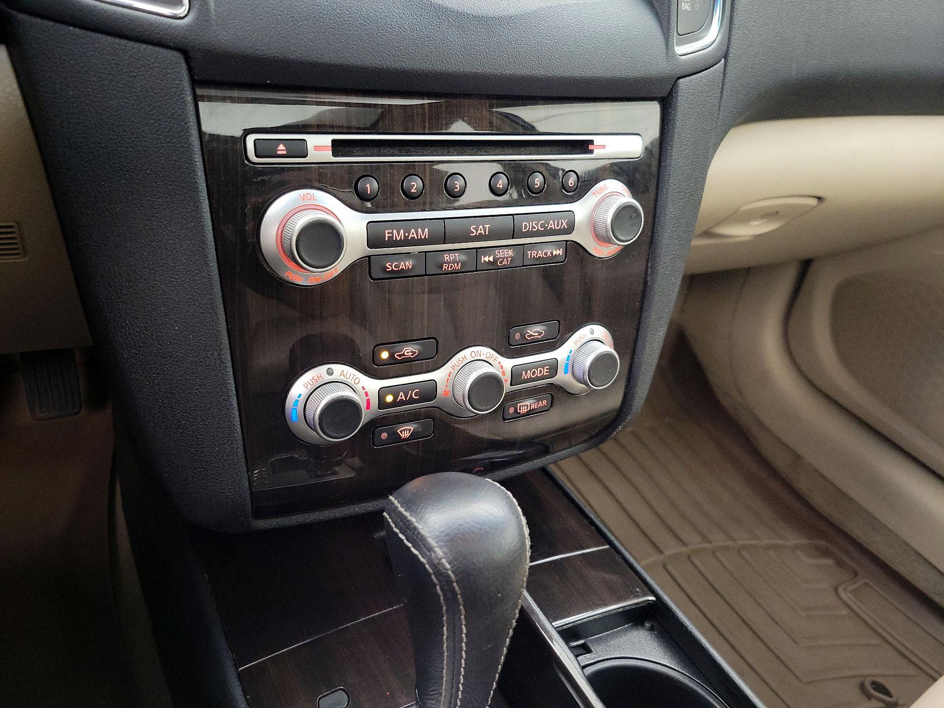 Thumbnail: 2014 Nissan Maxima - 17