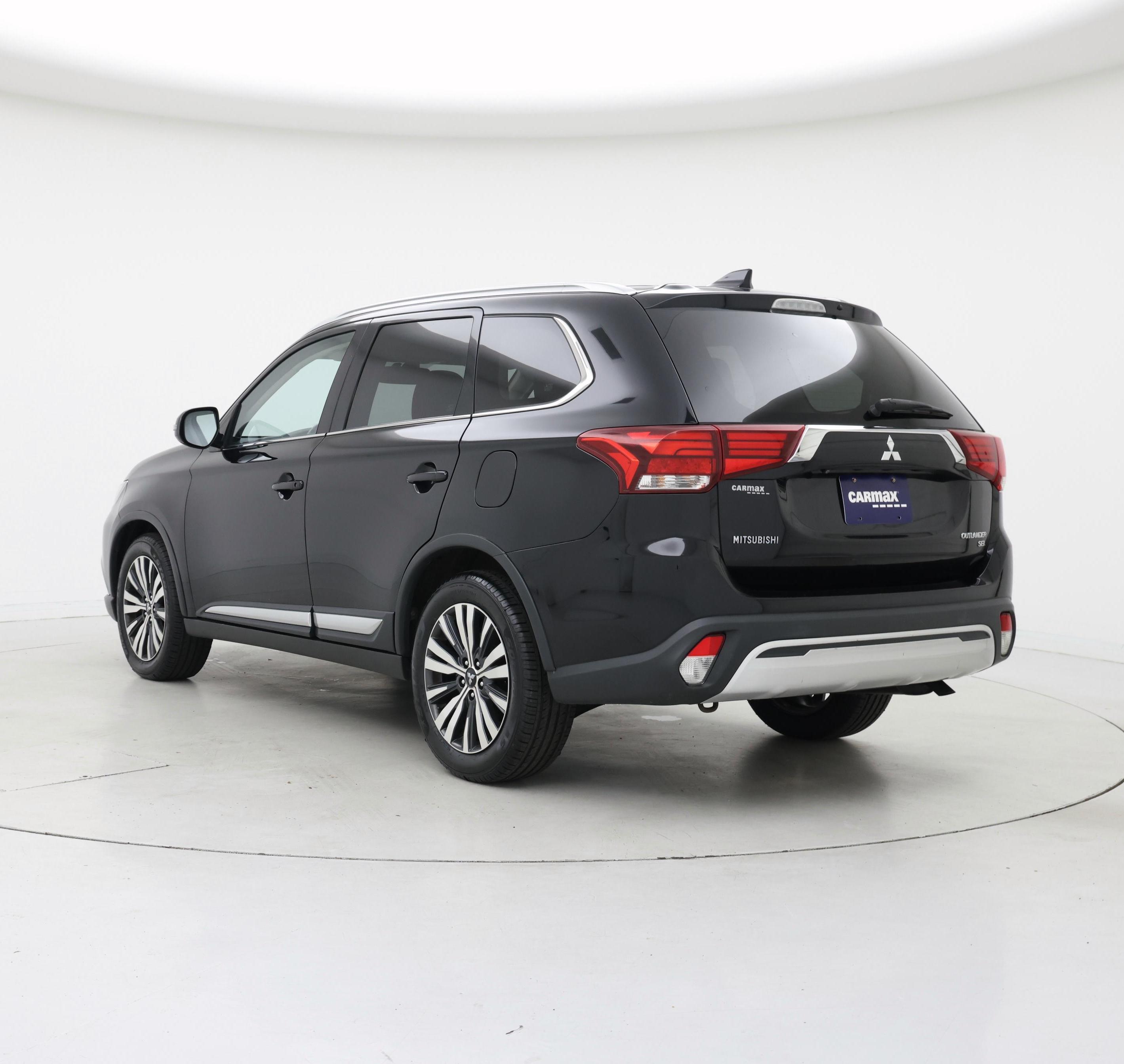 Thumbnail: 2019 Mitsubishi Outlander - 2