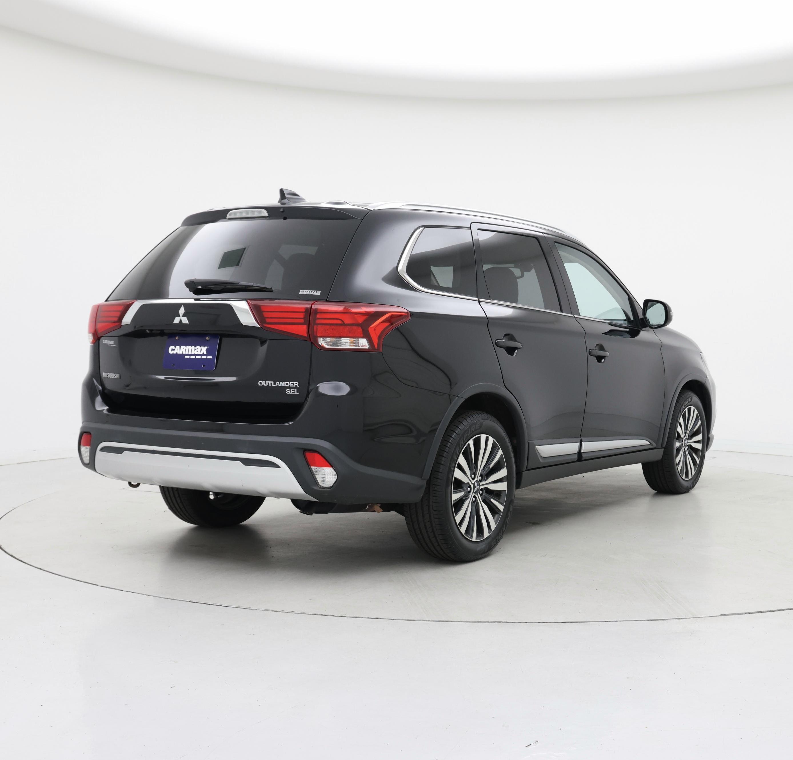 Thumbnail: 2019 Mitsubishi Outlander - 8