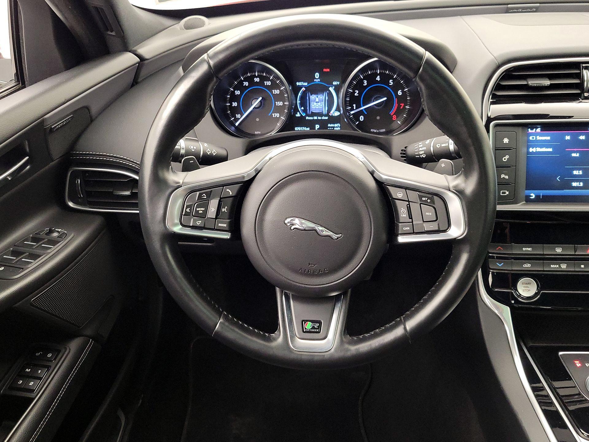 Thumbnail: 2017 Jaguar XE - 10