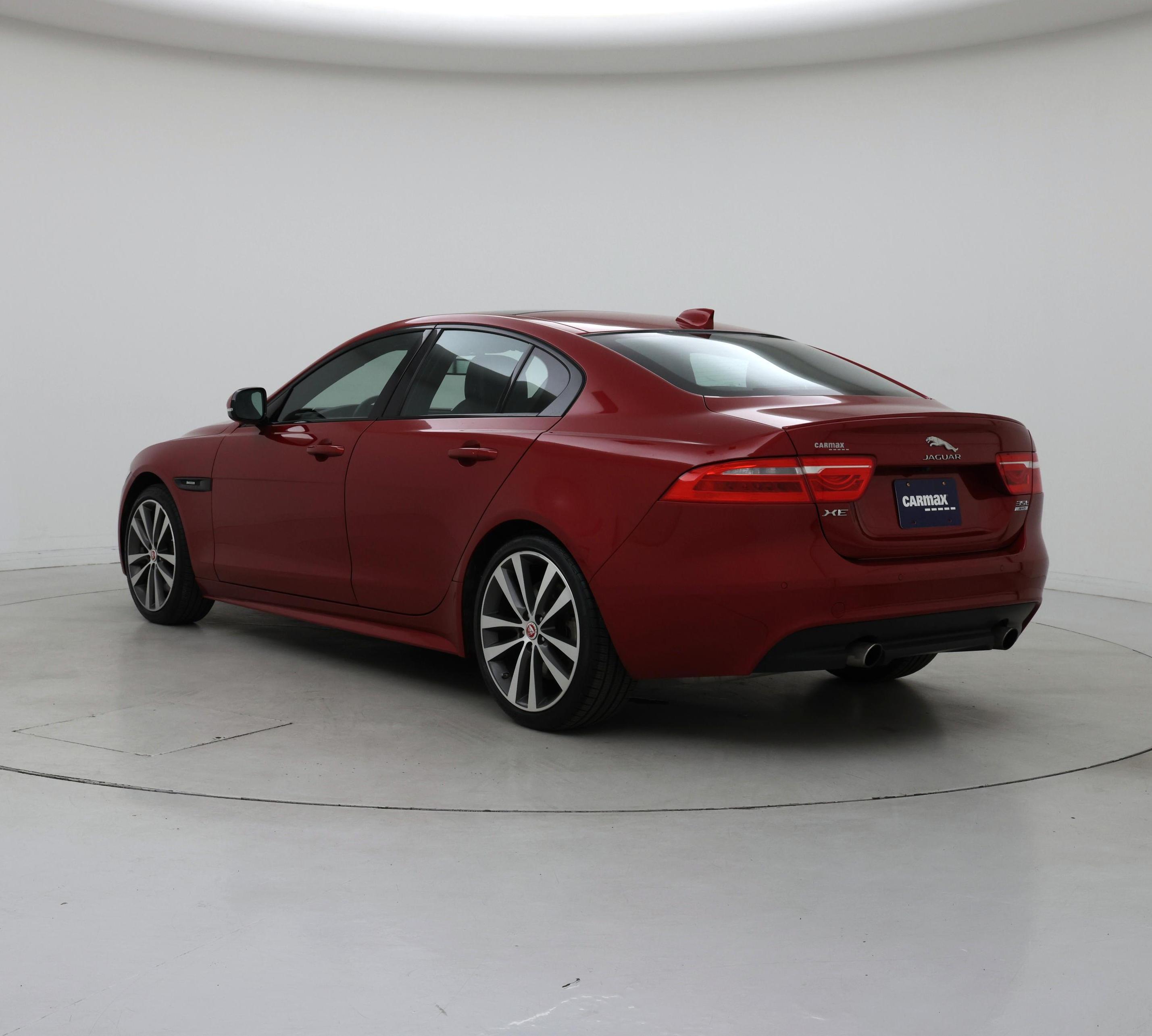 Thumbnail: 2017 Jaguar XE - 2