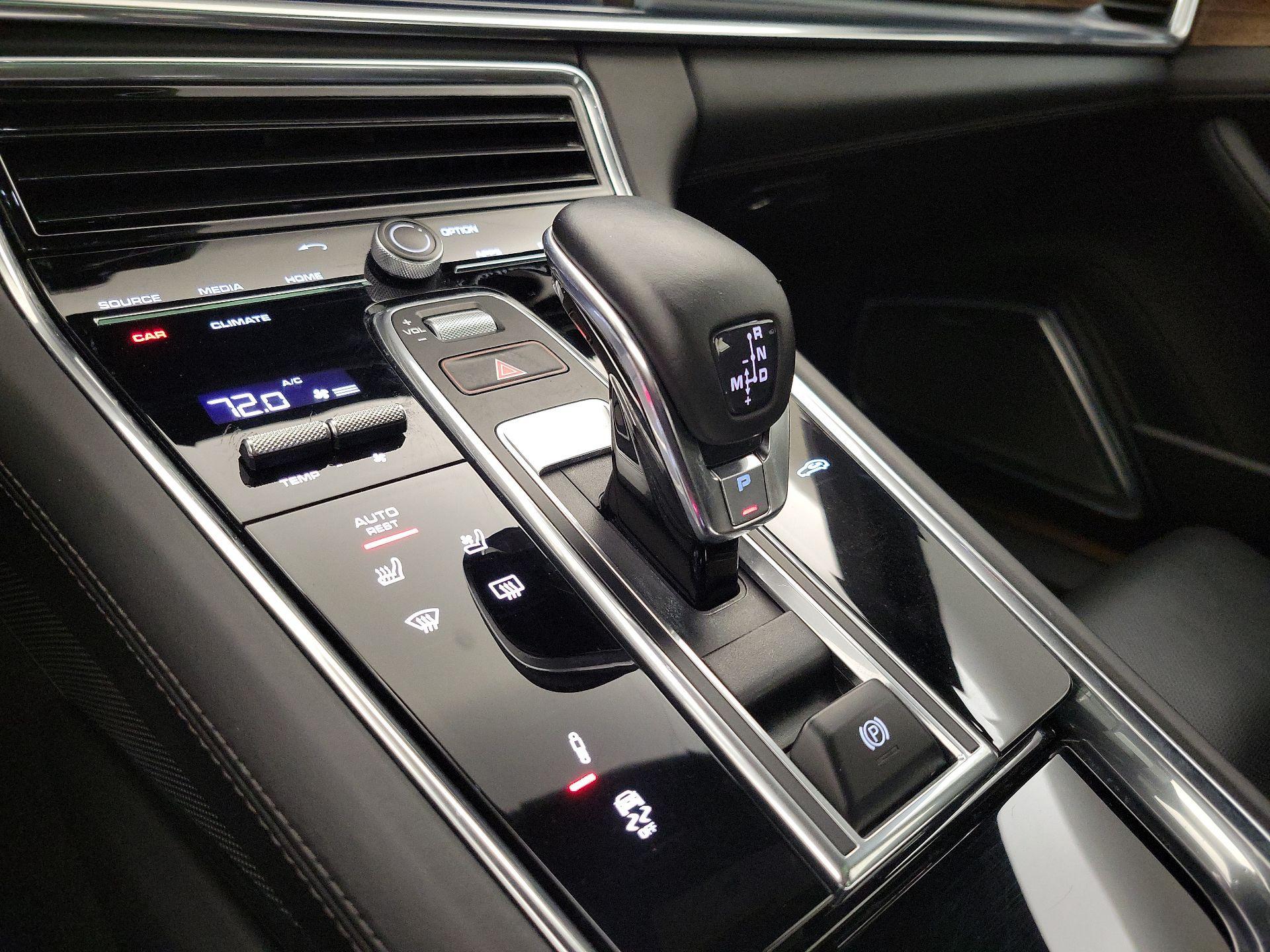 Thumbnail: 2020 Porsche Panamera - 18