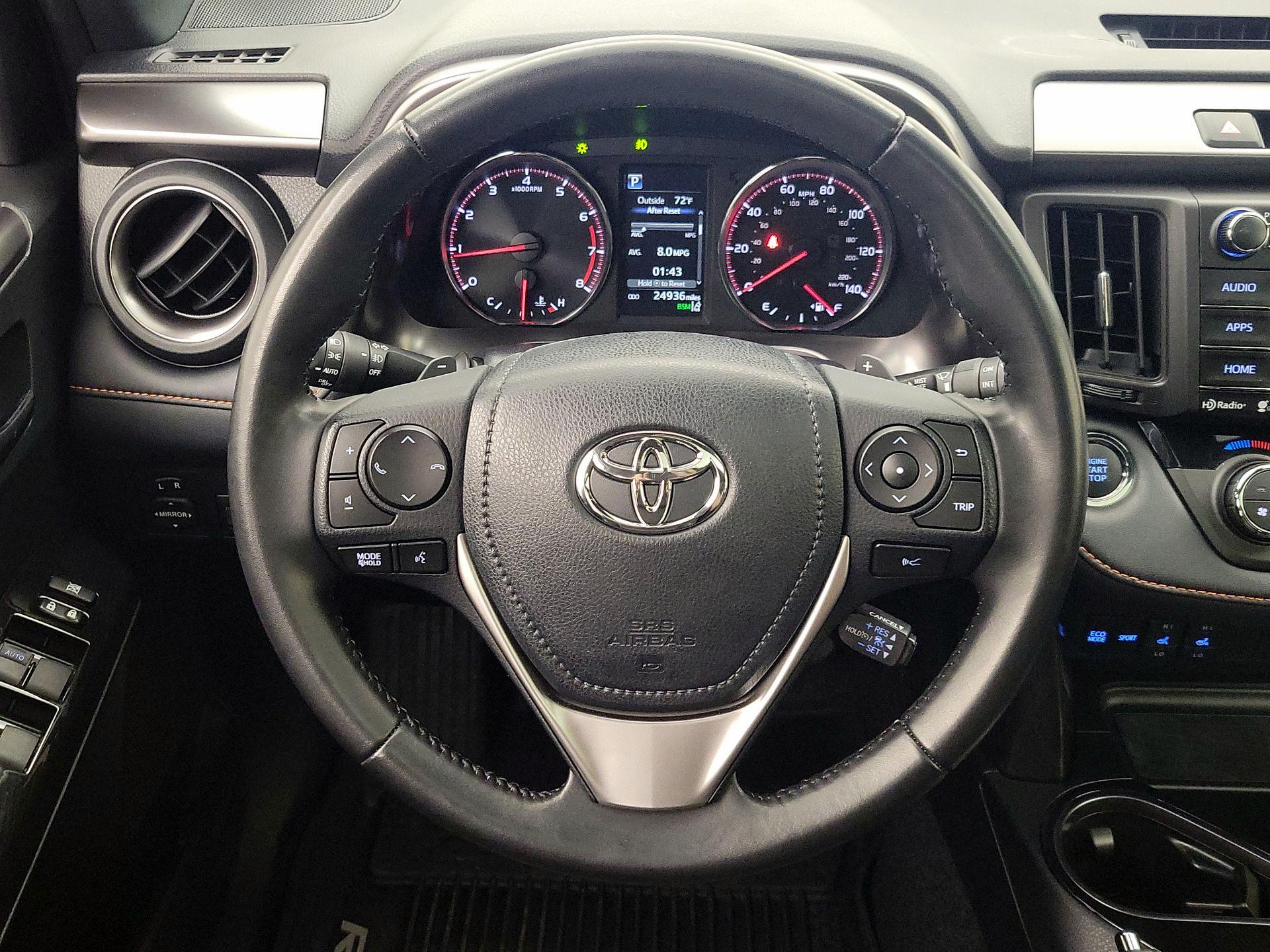 Thumbnail: 2018 Toyota RAV4 - 10