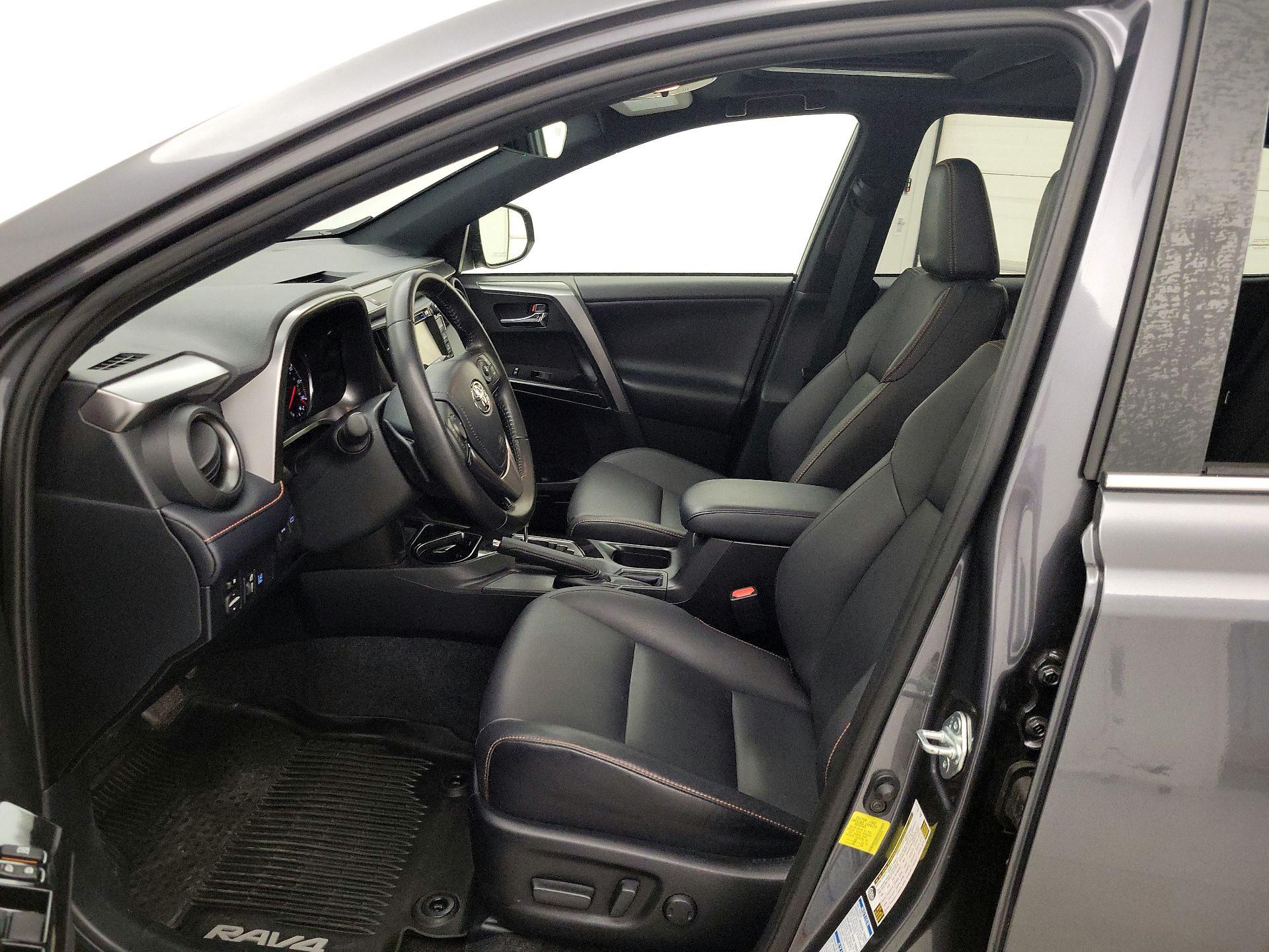 Thumbnail: 2018 Toyota RAV4 - 11