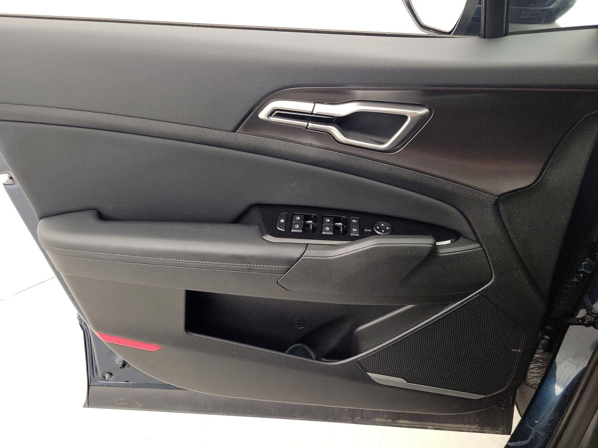 Thumbnail: 2023 Kia Sportage - 12