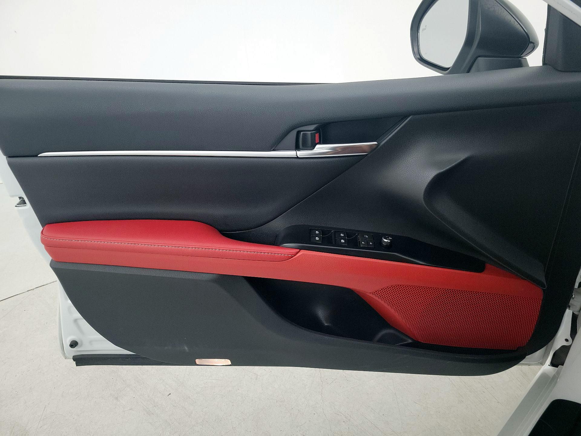 Thumbnail: 2020 Toyota Camry - 12