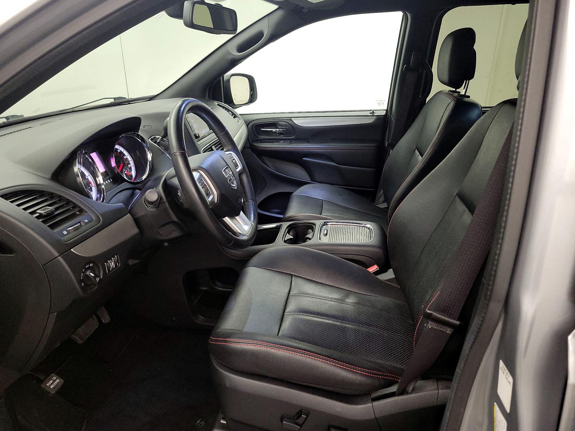 Thumbnail: 2019 Dodge Grand Caravan - 11