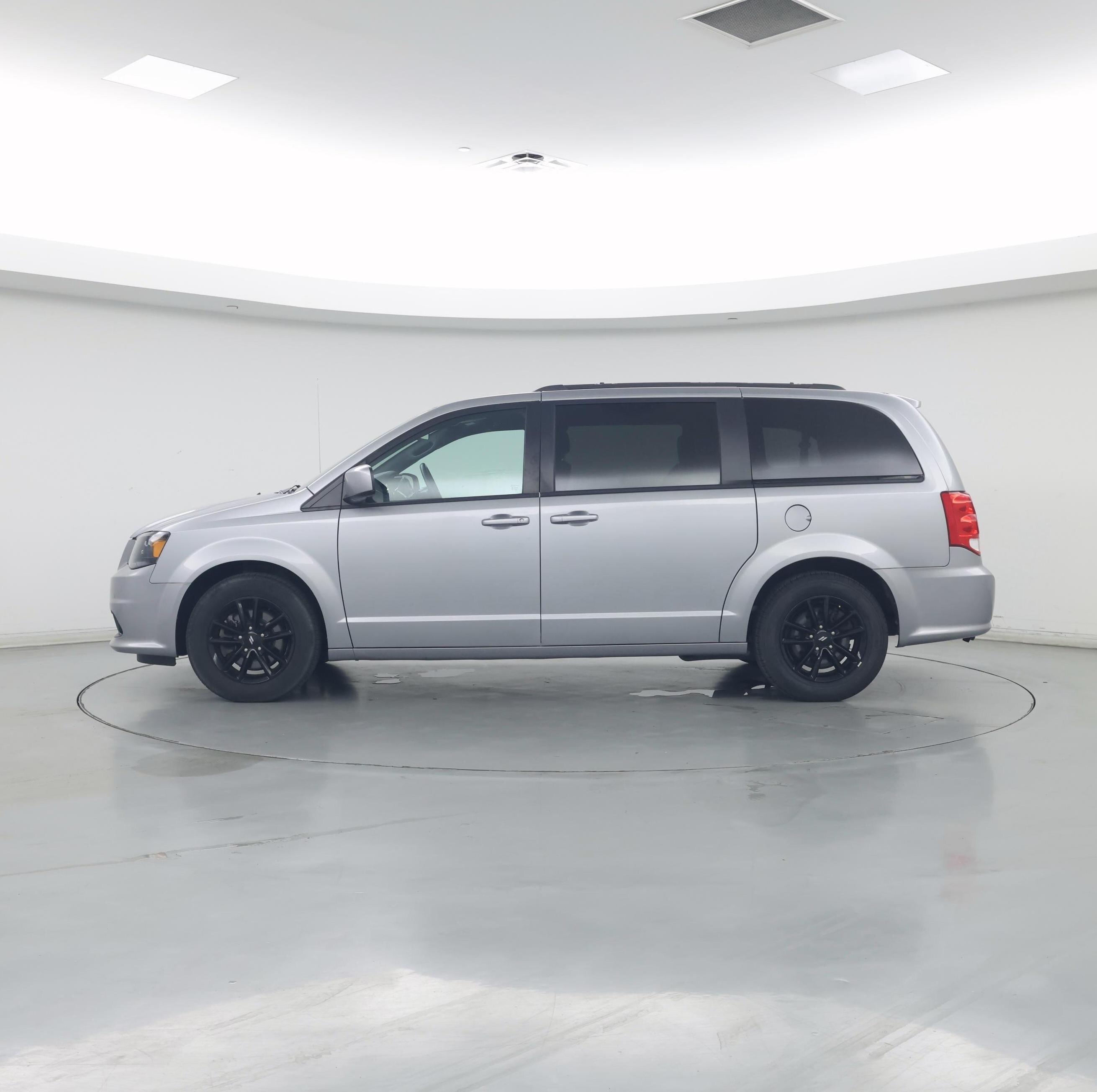 Thumbnail: 2019 Dodge Grand Caravan - 3