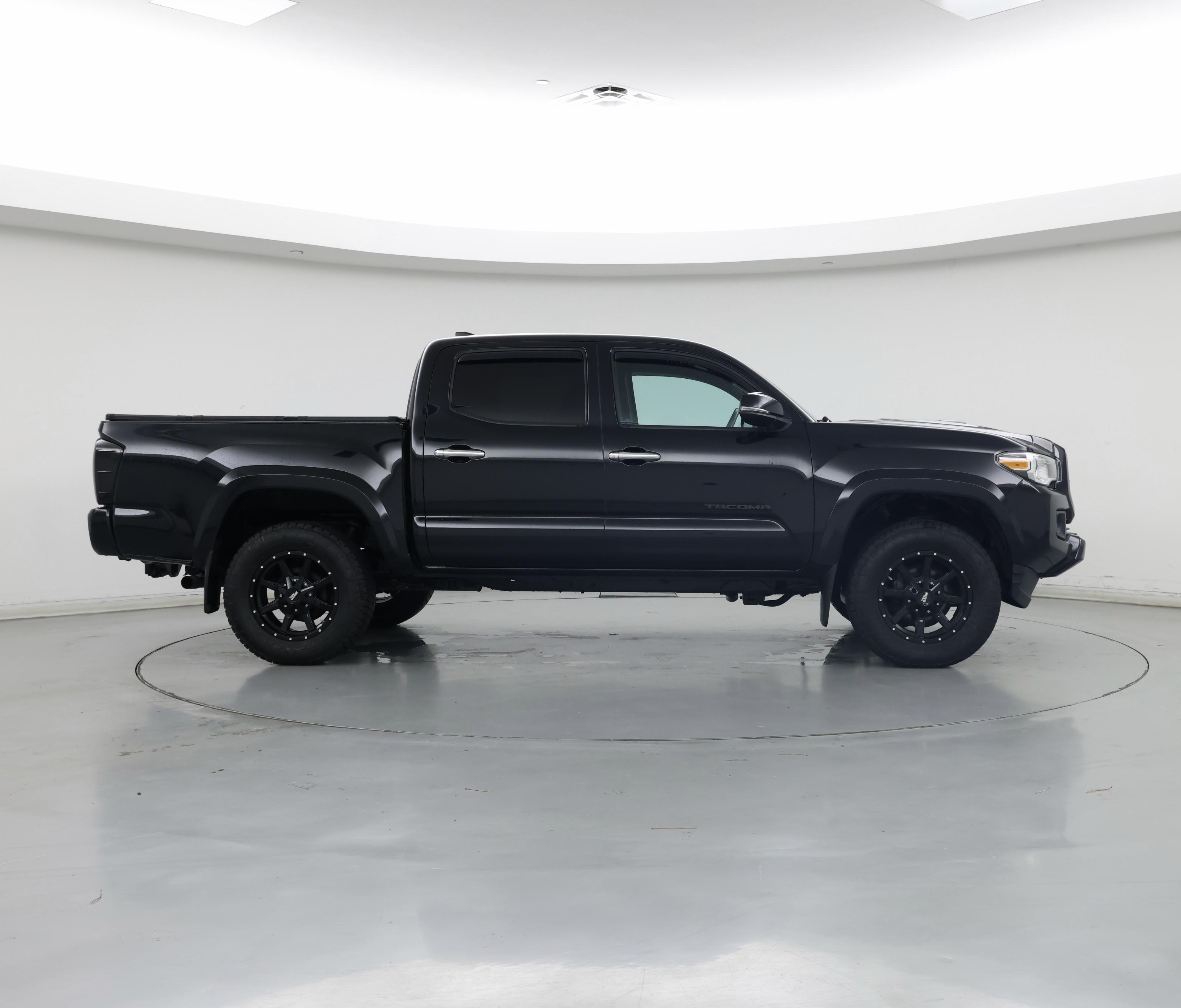 Thumbnail: 2019 Toyota Tacoma - 7