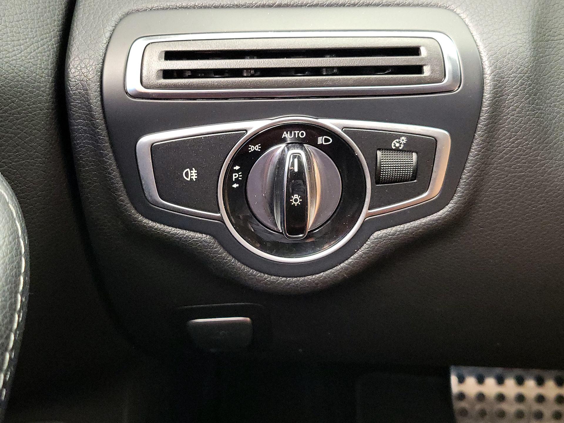Thumbnail: 2016 Mercedes-Benz C-Class - 13