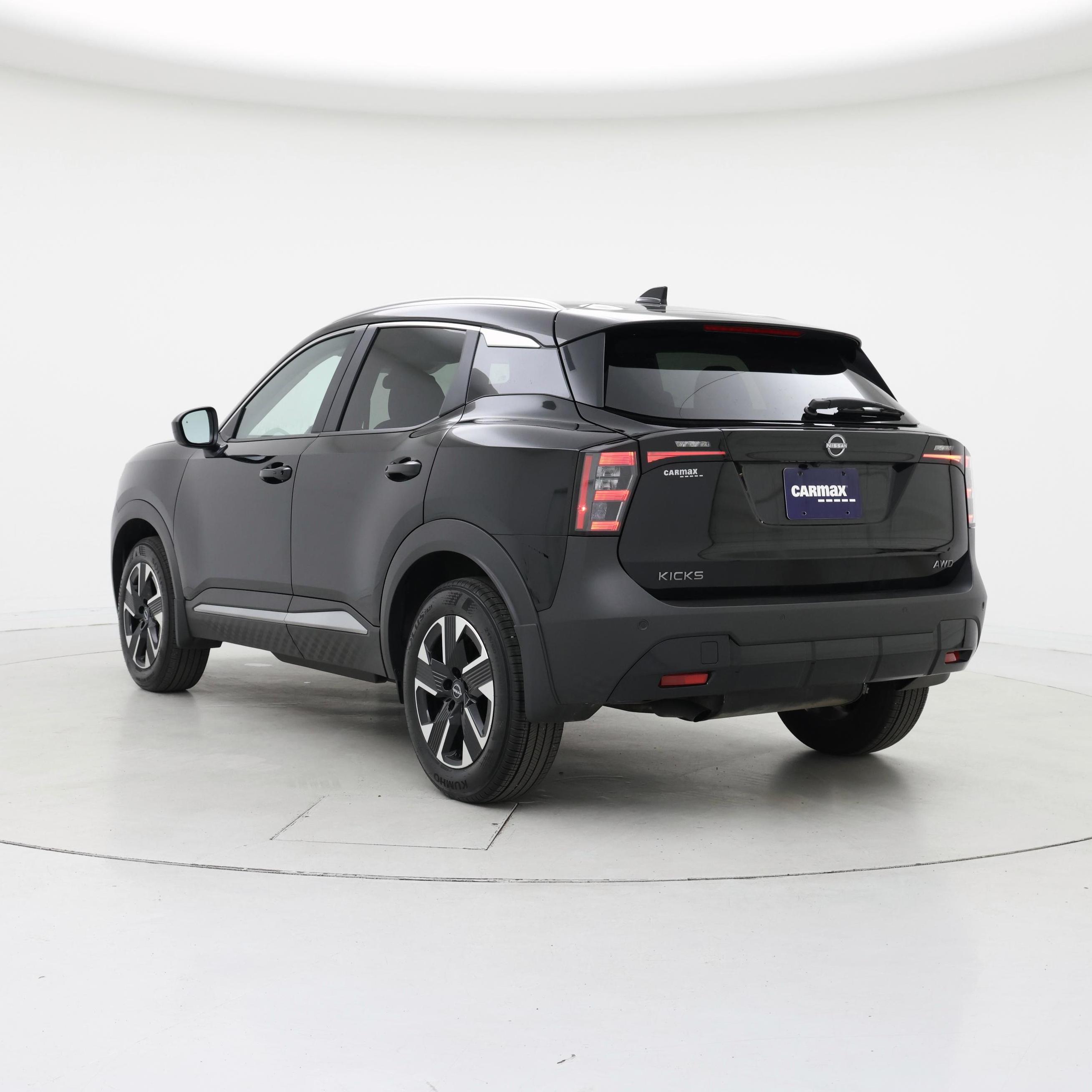 Thumbnail: 2025 Nissan Kicks - 2