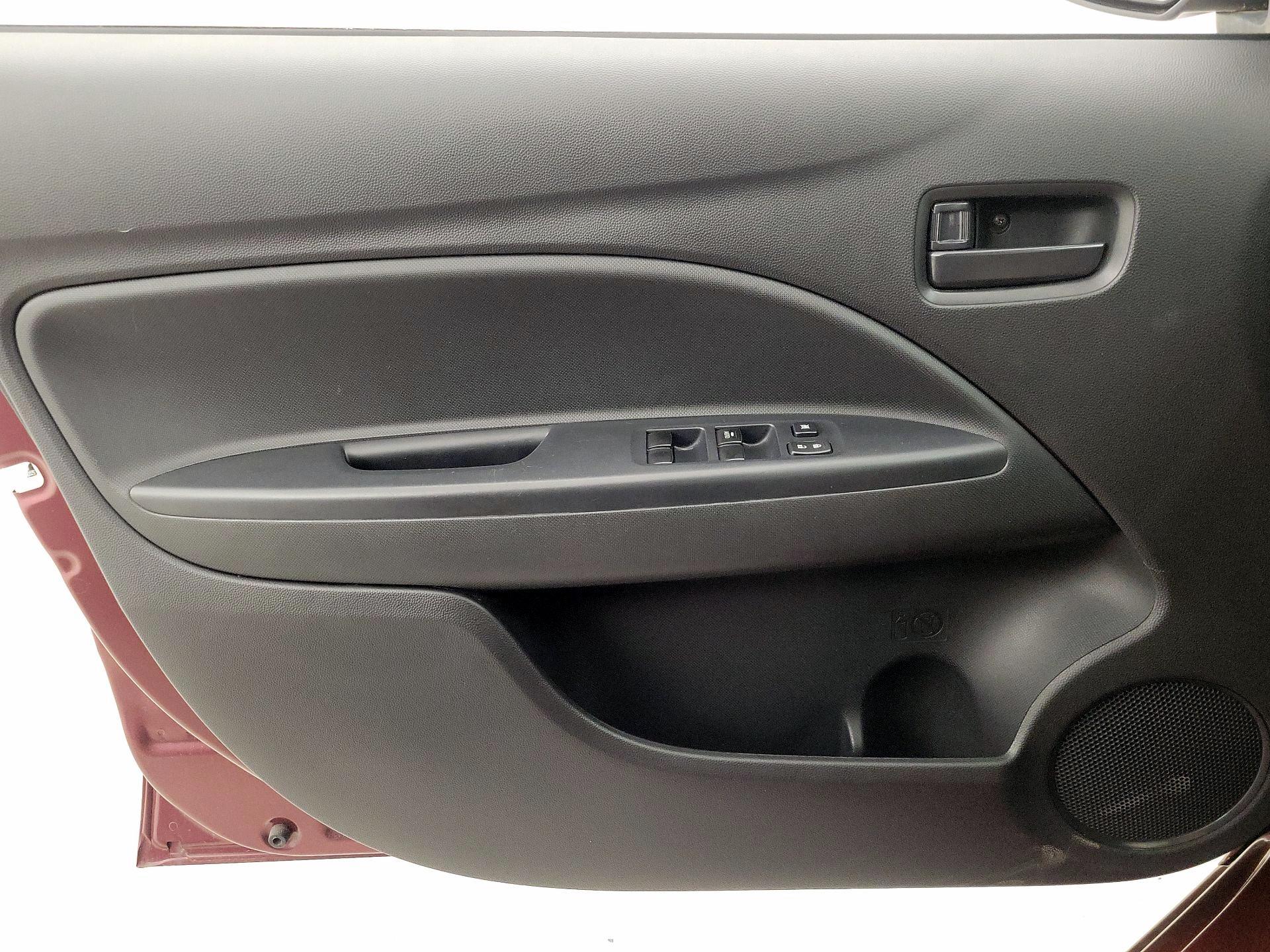 Thumbnail: 2019 Mitsubishi Mirage G4 - 12