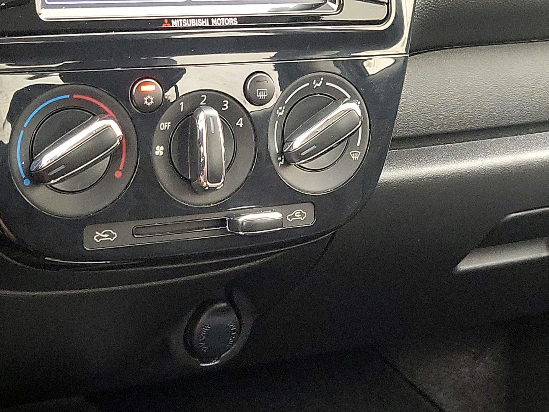 Thumbnail: 2019 Mitsubishi Mirage G4 - 16