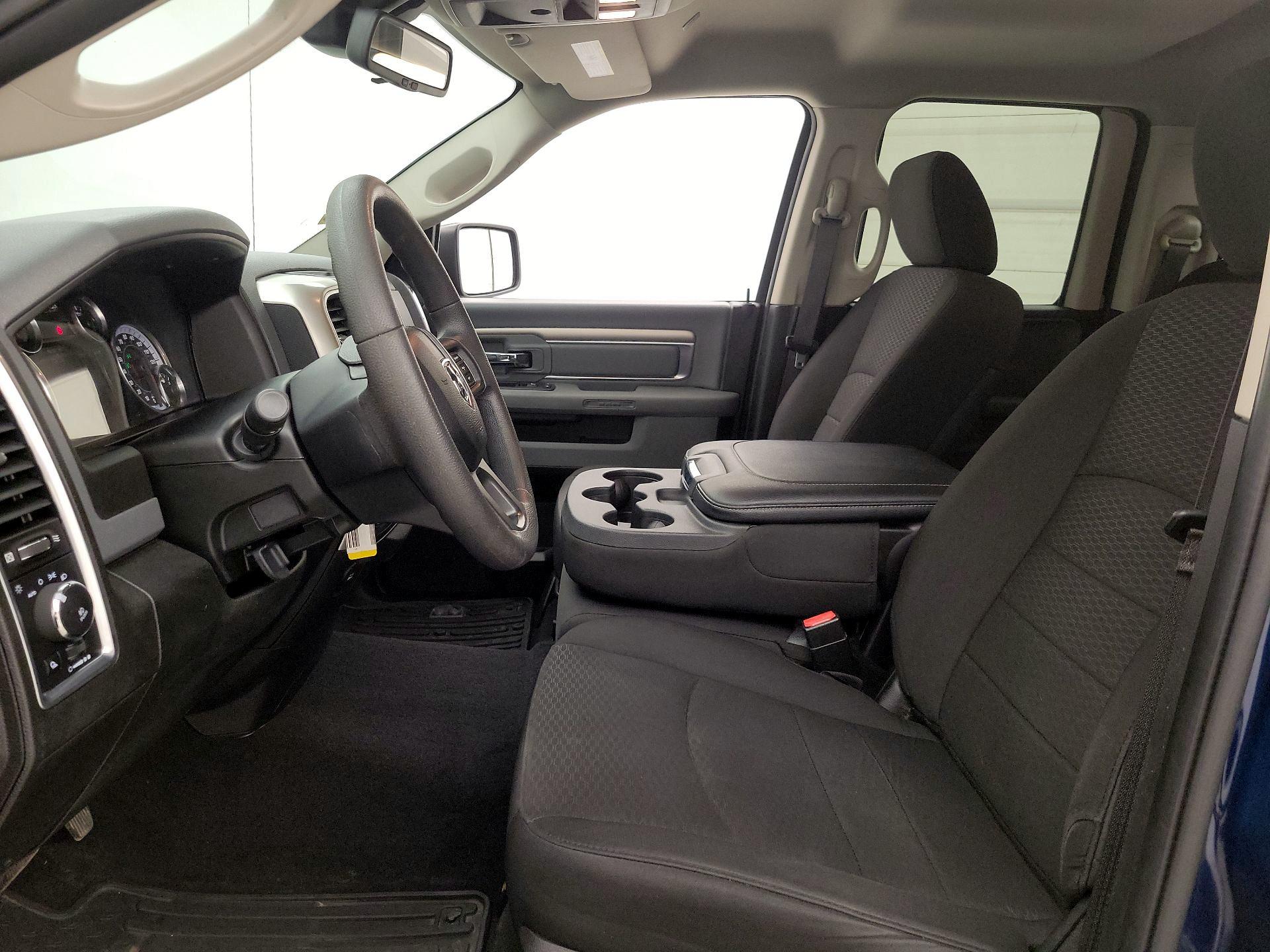 Thumbnail: 2019 RAM 1500 Classic - 11