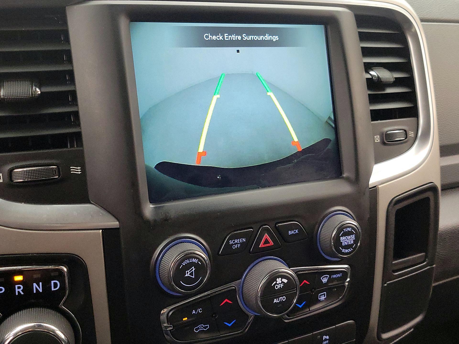 Thumbnail: 2019 RAM 1500 Classic - 14