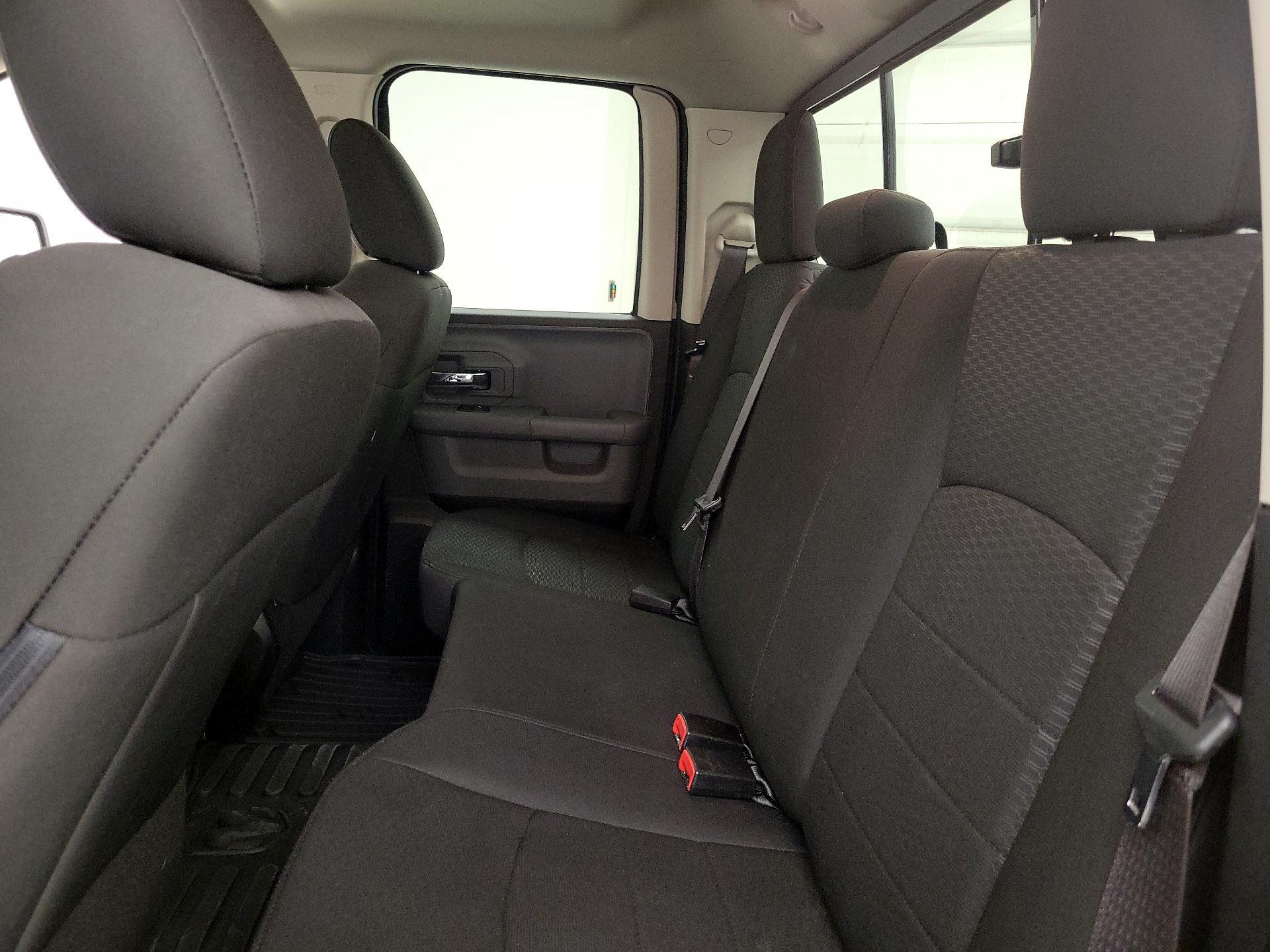 Thumbnail: 2019 RAM 1500 Classic - 19