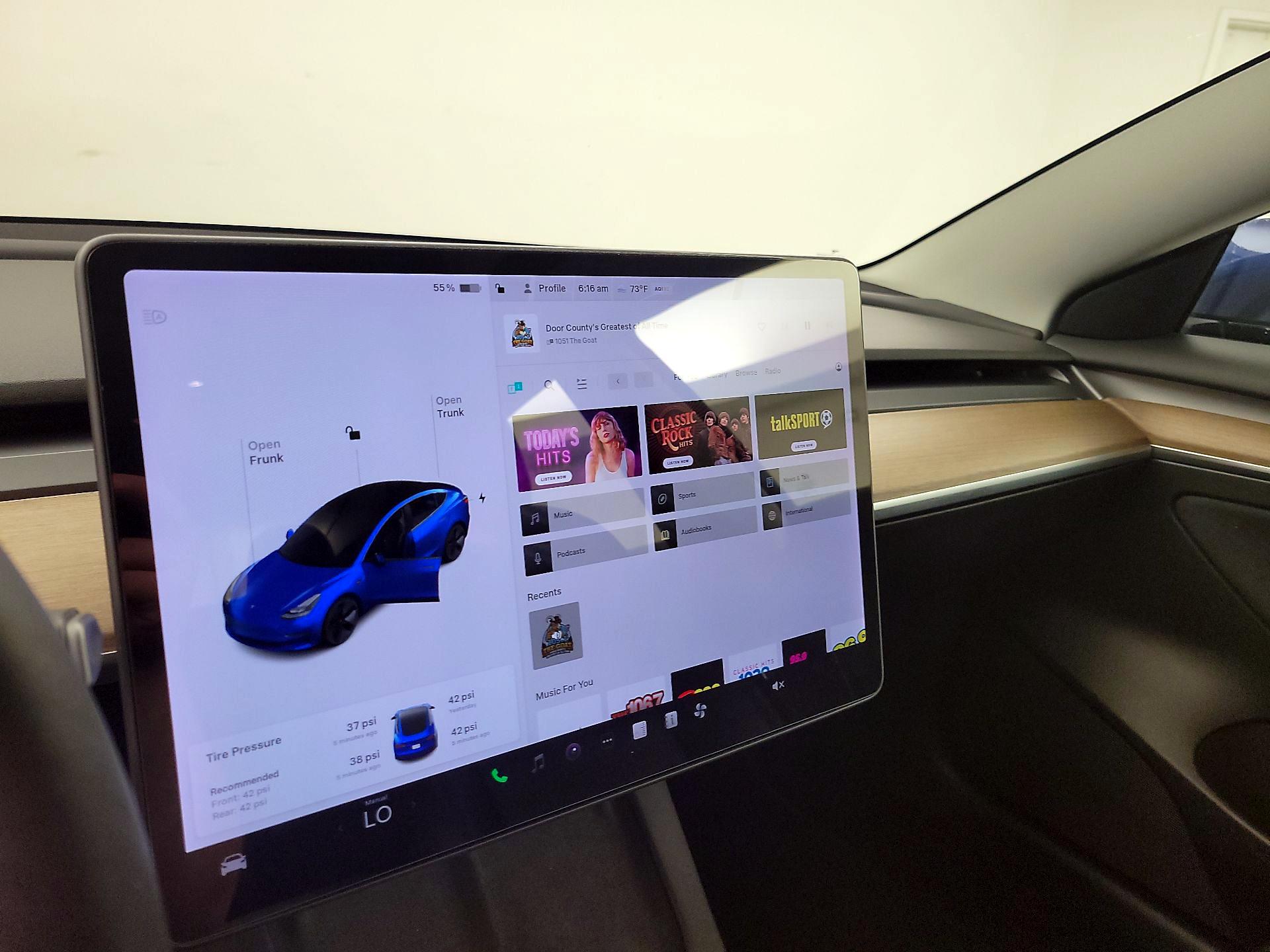 Thumbnail: 2022 Tesla Model 3 - 14